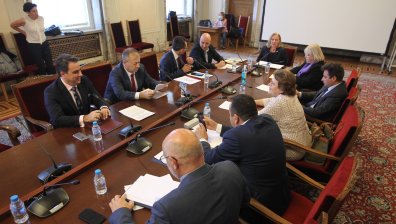 Депутатите обсъждат санкциите по "Магнитски", изслушват министър Бойко Рашков