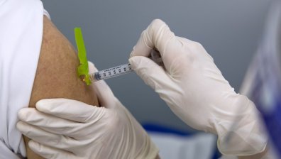 С безплатни билети за мач изкушават българите в Чикаго да се ваксинират