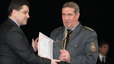Шефът на пожарната в Пазарджик грабна приза "Пожарникар на годината"