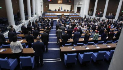 Дончев и петима министри на изслушване в парламента