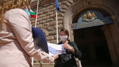 17 000 подписа с искане за оставка на Ананиев заради казуса с детската болница