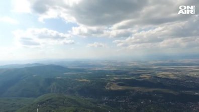 Падналият парапланерист се оказа и късметлия - в добро състояние е