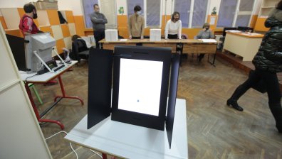 Отново проблем с машините, 7 секции ще гласуват с хартиени бюлетини