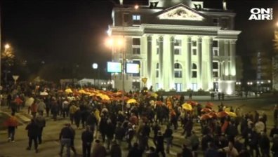 Политическата криза в Македония се задълбочава 