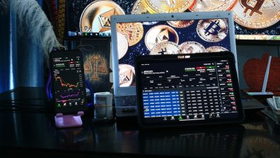 Как десетки хиляди българи "изгоряха" с финансовата пирамида BETL