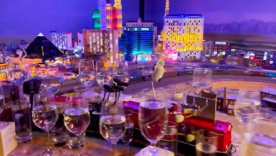 Макетен влак подобри рекорд на Гинес, минавайки през 2840 чаши (ВИДЕО)