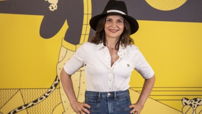 За свободата! Френски звезди отрязаха кичури коса в подкрепа на протестиращите в Иран