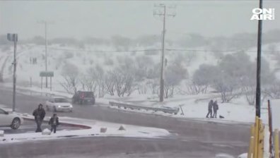 Тихоокеанска буря донесе сняг и наводнения в Калифорния