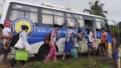 Над 70 000 души се евакуират във Филипините заради приближаващия тайфун "Калмаеги"