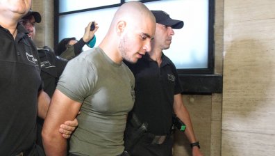 Обискираха дома на прокурорския син в Перник след нова закана за убийство