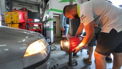 Хаосът с ГТП: Нови бензинови коли без еко стикер, дизеловите без проблем