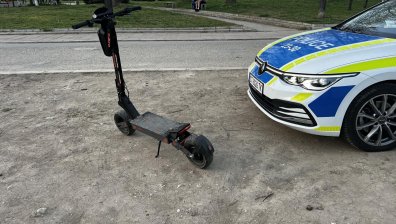 Във Варна глобяват с по 500 лв. родители на деца с електрически тротинетки