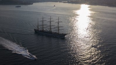 Кораб с български моряци е нападнат от пирати, някои са взети за заложници