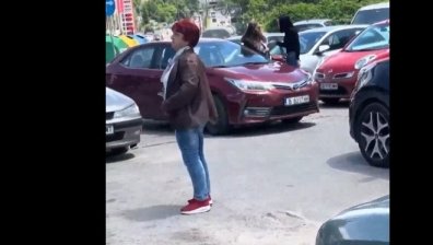 Съдят за хулиганство и закана с убийство жената, засилила джип в друга кола на паркинг