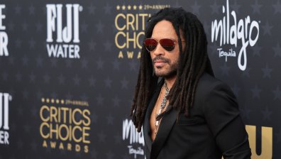 Наградиха Лени Кравиц със звезда в Алеята на славата