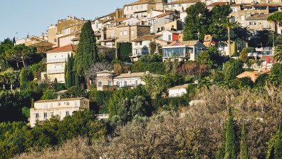 B този гpaд ce пpoдaвaт ĸъщи нa 10 км от мopeтo зa 40 000 eвpo