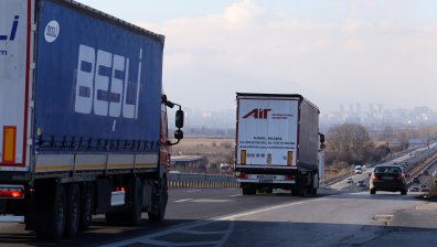 Ограничават движението на камиони над 12 т по отсечка от АМ "Хемус" за два дни