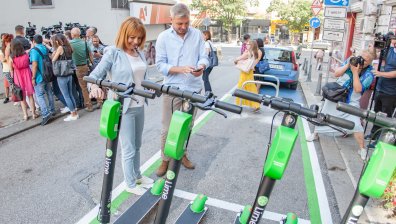 30 ст. на минута: Е-тротинетки превземат София (Снимки)