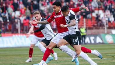 ЦСКА се издъни в битката за титлата, взе само точка от "Локо" (Пд) на "Армията"