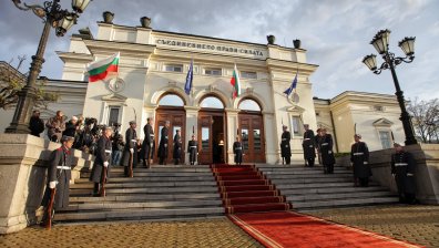 От БСП са готови с отговор за участие в контактната група, какво ще реши "Продължаваме промяната"?