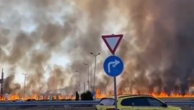Голям пожар горя до бензиностанция на АМ "Тракия"