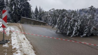 Отвориха обходния път над свлачището между Смолян и Пампорово