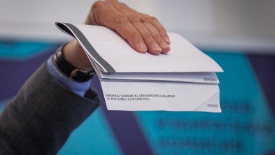 София, Варна и Пловдив гласуват с три бюлетини 