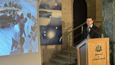 Успешно приключи процедурата по доверено изграждане на софтуера за машините