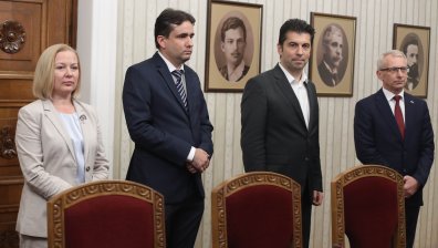 Вторият мандат е неуспешен: Едни гледат към третия, други - към избори