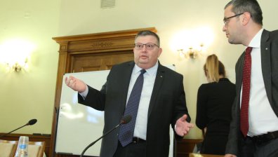 Депутати изслушват Сотир Цацаров по казуса с БНР