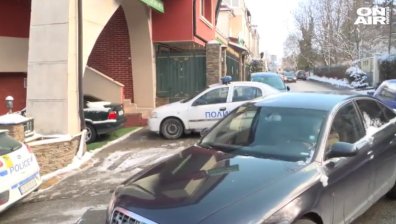 Нарушени мерки: Полиция и РЗИ атакуваха столично заведение и училище