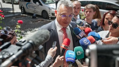 Корнелия Нинова иска отстраняването на Жаблянов от Изпълнителното бюро на БСП