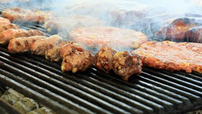 Helpbook: Незаконна дейност на заведение, остатъци от храна се предлагат отново