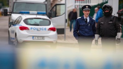 Заради забележка пребиха брутално мъж в София, удряли го с капак от кофа за боклук