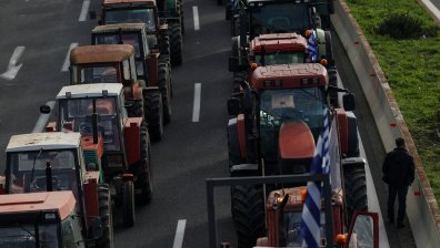 Край на 6-часовата блокада:"Кулата - Промахон" е отворен за камиони