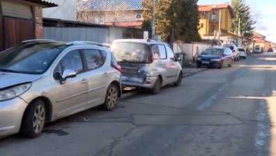 Отнемат шофьорската книжка на жената, помела 7 паркирани коли в София