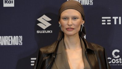 Бивш ангел на Victoria’s Secret не е допусната до ревюто заради борбата ѝ с рака