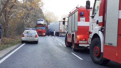 Шофьор изхвърча от пътя при верижна катастрофа в Кресненското дефиле