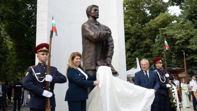 189 години от рождението на Апостола: България почита Васил Левски
