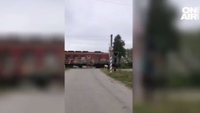 Руска рулетка: Бариера не се свали, преди да мине влак през жп прелез между Първомайци и Правда