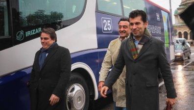 "Продължаваме промяната" и ДБ излизат на протест срещу хартиената бюлетина