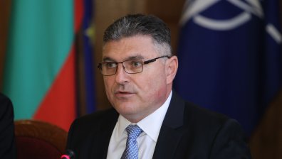 Русия разчита "черната кутия" на падналия МиГ-29 за седмица