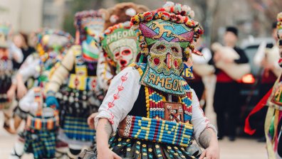 Кукери от цялата страна дефилират в Ямбол (СНИМКИ)