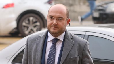 Министърът на правосъдието обяви война на имотната мафия