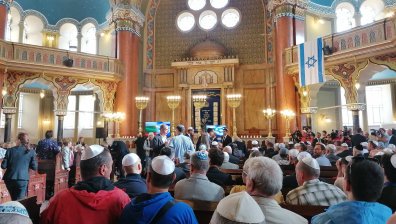 Молитва за мир в Софийската синагога. Радев: Сцените на брутално насилие отприщиха гняв