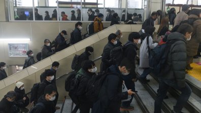 Смърт от преумора и постоянен стрес в Япония, предлагат 4-дневна работна седмица