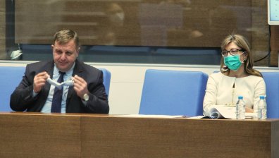 Депутатите изслушаха Захариева и Каракачанов за позицията ни за Скопие