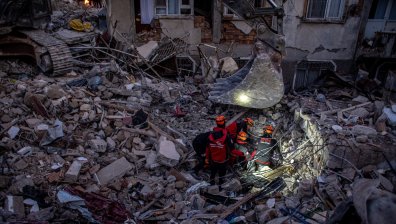 296 часа под руините: Откриха живи още трима човека, сред които и дете, в Турция и Сирия