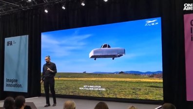 Летяща кола събра погледите на изложение в Берлин