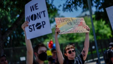 Спонтанен аборт праща жена за 50 години в затвор в Ел Салвадор